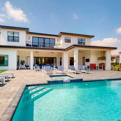 W415E - The Modern Chic Mansion