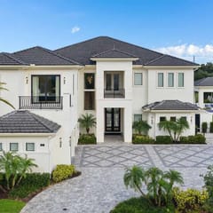 W320E - The Entertainment Mansion