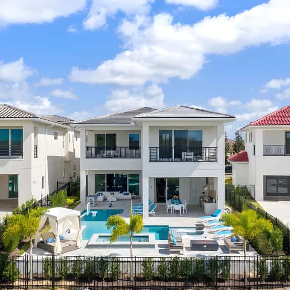 BD003E - The Stunning Bear's Den Estate - Image 1