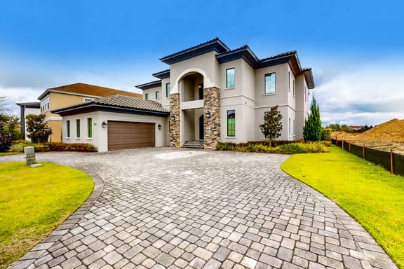 W376E - The Lively Upscale Abode